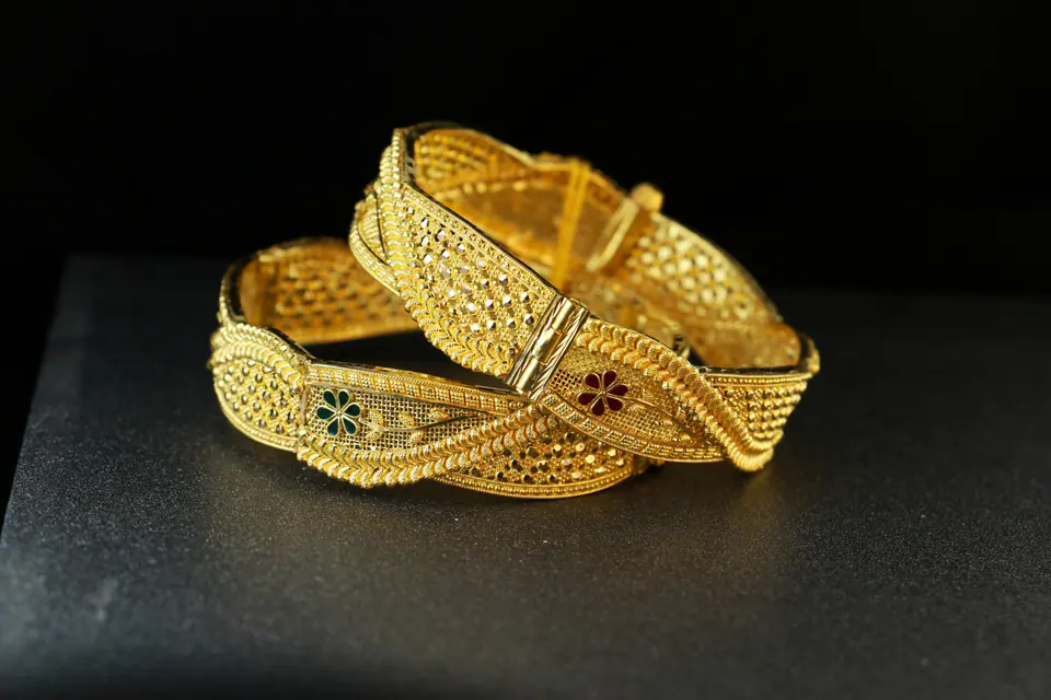 Pair of handcrafted gold bangles
